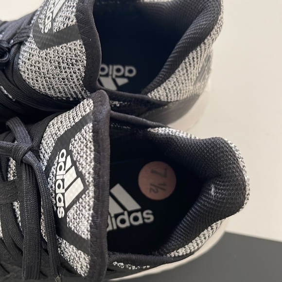 Adidas - Picture 2 of 4